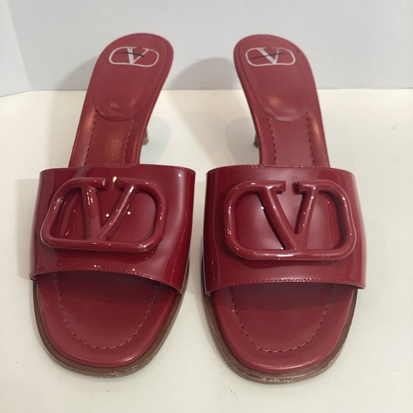 VALENTINO GARAVANI VLOGO PATENT LEATHER SANDALS 37.5